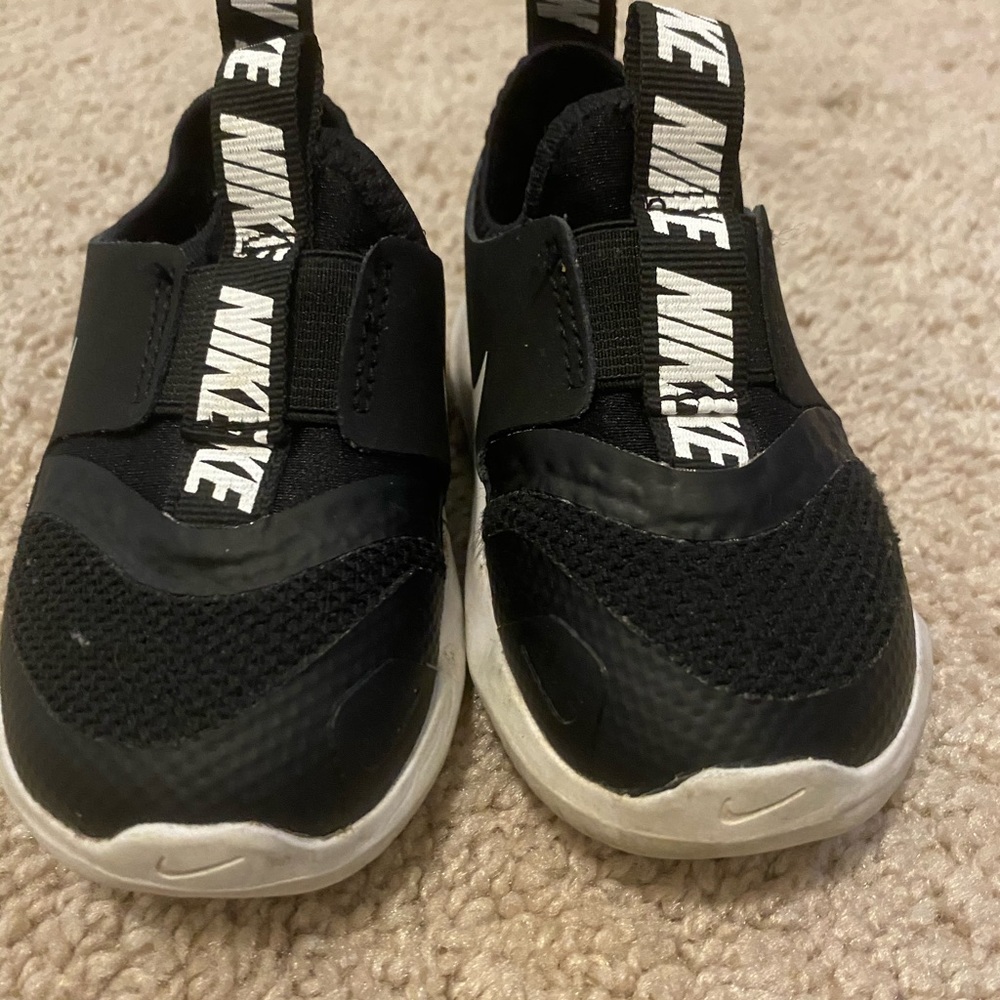 Toddler size 5 Nike Flex